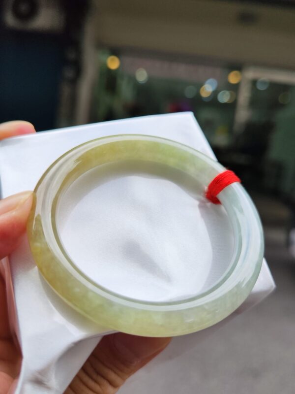 ✨天然緬甸玉A貨 ✨
🔥 冰種飄蜜黃正圈圓骨手鐲 🔥