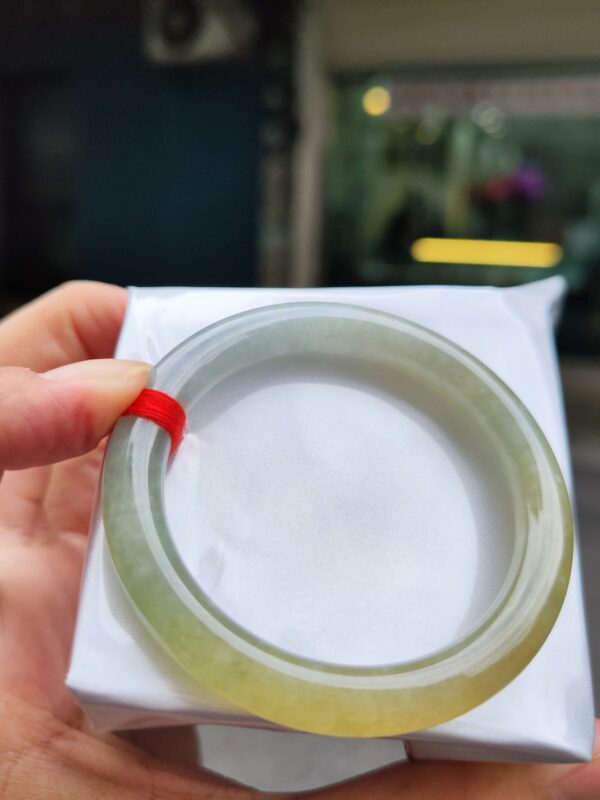 ✨天然緬甸玉A貨 ✨
🔥 冰種飄蜜黃正圈圓骨手鐲 🔥