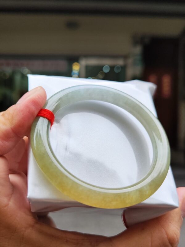 ✨天然緬甸玉A貨 ✨
🔥 冰種飄蜜黃正圈圓骨手鐲 🔥