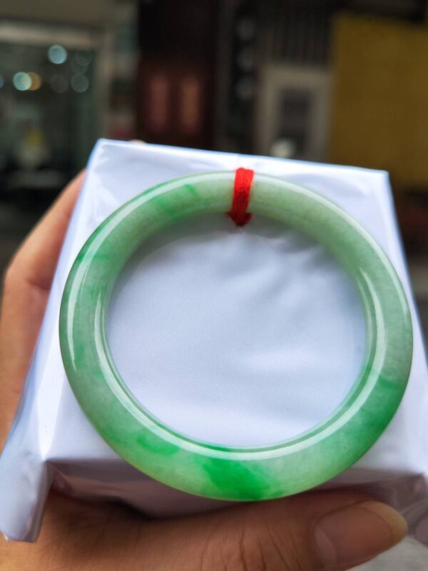 ✨天然緬甸玉A貨 ✨🔥 飄陽綠正圈圓骨手鐲 🔥