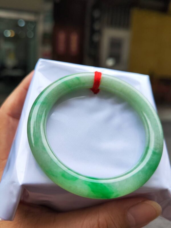 ✨天然緬甸玉A貨 ✨🔥 飄陽綠正圈圓骨手鐲 🔥