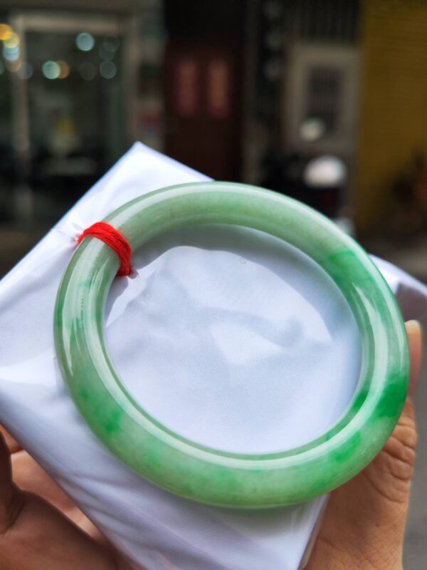 ✨天然緬甸玉A貨 ✨🔥 飄陽綠正圈圓骨手鐲 🔥