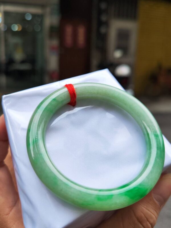 ✨天然緬甸玉A貨 ✨🔥 飄陽綠正圈圓骨手鐲 🔥