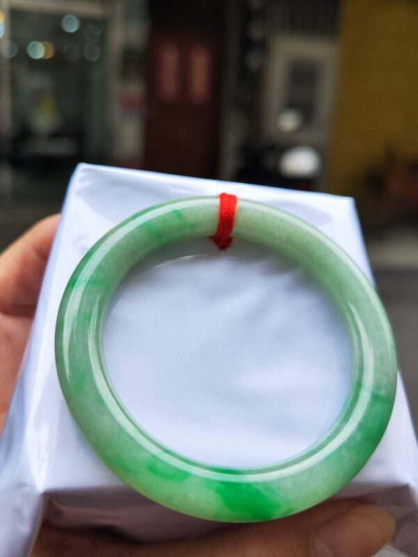 ✨天然緬甸玉A貨 ✨🔥 飄陽綠正圈圓骨手鐲 🔥