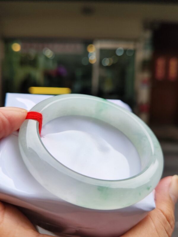 🔥 放光玻璃種飄花 正圈厚庄手鐲 🔥
✨天然緬甸玉A貨 ✨