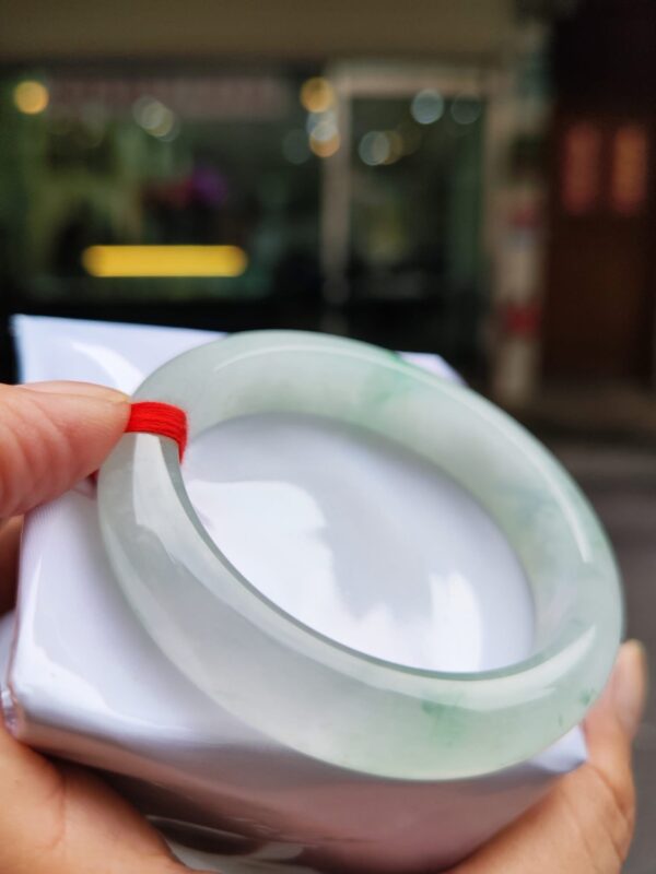 🔥 放光玻璃種飄花 正圈厚庄手鐲 🔥
✨天然緬甸玉A貨 ✨