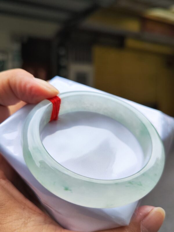 🔥 放光玻璃種飄花 正圈厚庄手鐲 🔥
✨天然緬甸玉A貨 ✨