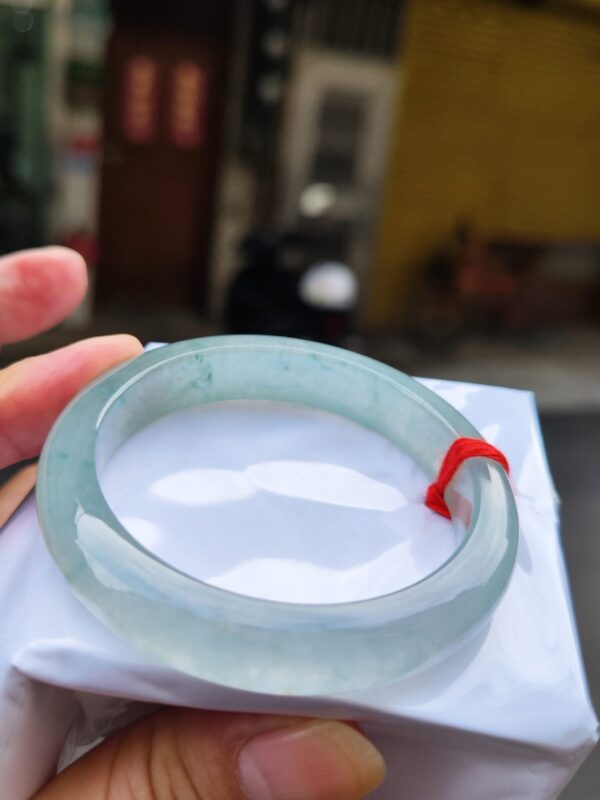 🔥 放光玻璃種飄花 正圈厚庄手鐲 🔥
✨天然緬甸玉A貨 ✨