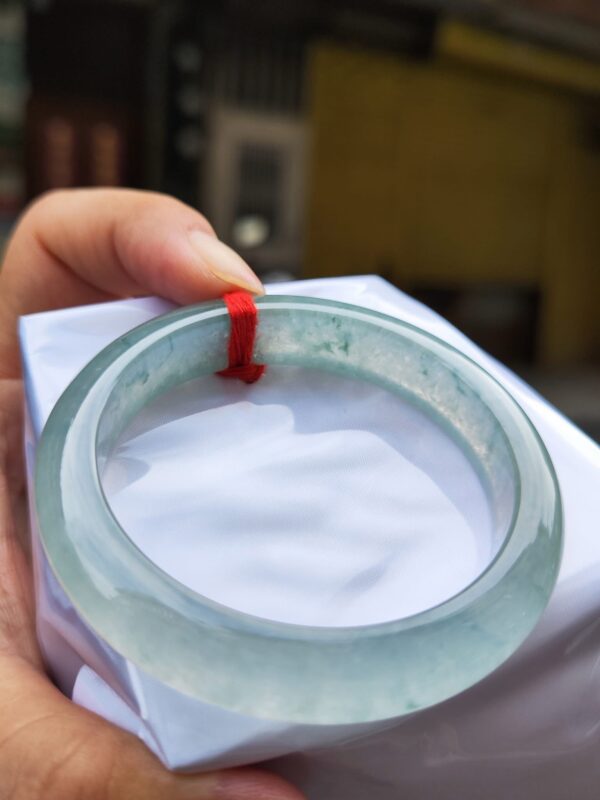 🔥 放光玻璃種飄花 正圈厚庄手鐲 🔥
✨天然緬甸玉A貨 ✨