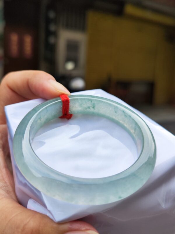 🔥 放光玻璃種飄花 正圈厚庄手鐲 🔥
✨天然緬甸玉A貨 ✨