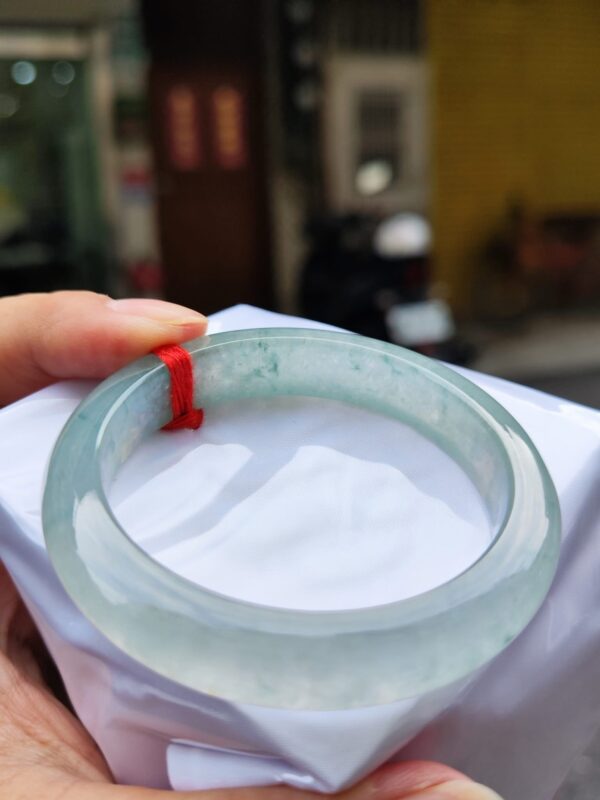 🔥 放光玻璃種飄花 正圈厚庄手鐲 🔥
✨天然緬甸玉A貨 ✨