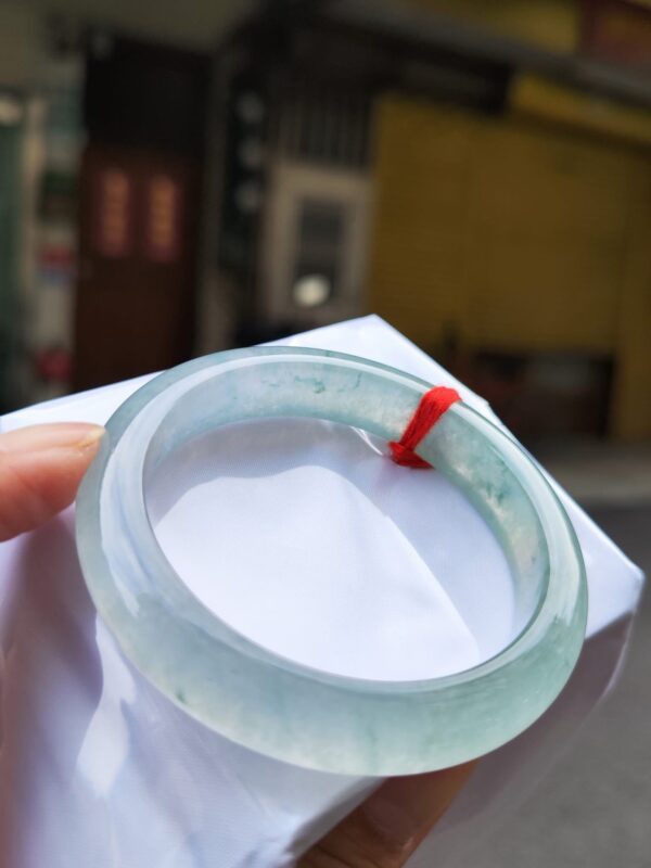 🔥 放光玻璃種飄花 正圈厚庄手鐲 🔥
✨天然緬甸玉A貨 ✨