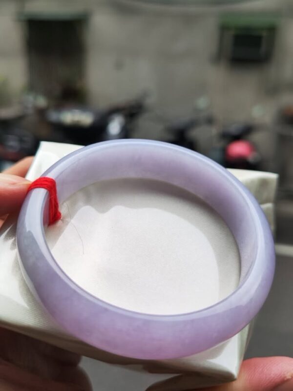 ~~~特價: 8.8  萬~~~

🌸粉紫羅蘭寬版正圈手鐲｜天然緬甸玉A貨 🌸