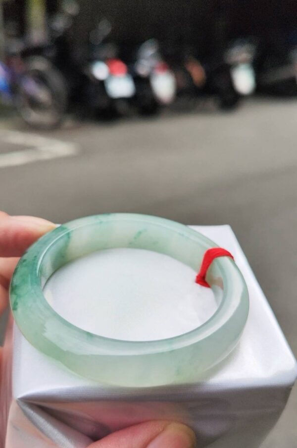 💎 緬甸玉A貨 冰種飄綠花正圈手鐲 💎