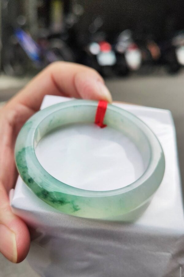 💎 緬甸玉A貨 冰種飄綠花正圈手鐲 💎