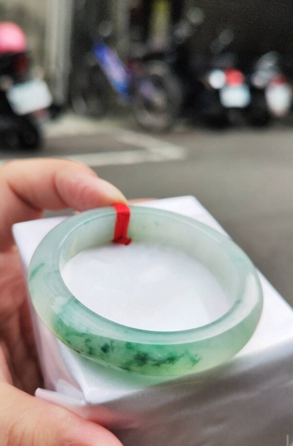 💎 緬甸玉A貨 冰種飄綠花正圈手鐲 💎