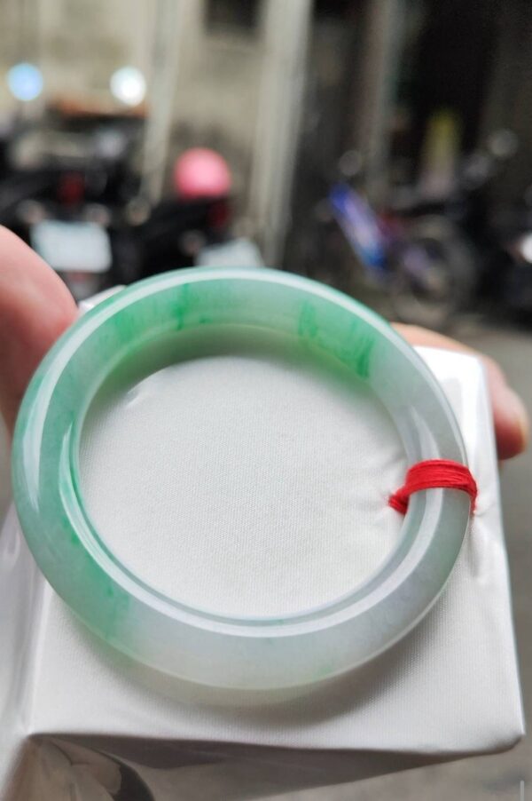 🌸 淡紫羅蘭春彩圓骨正圈手鐲｜天然緬甸玉A貨 🌸