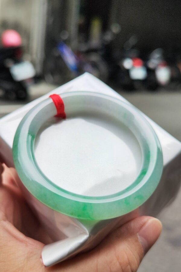 🌸 淡紫羅蘭春彩圓骨正圈手鐲｜天然緬甸玉A貨 🌸