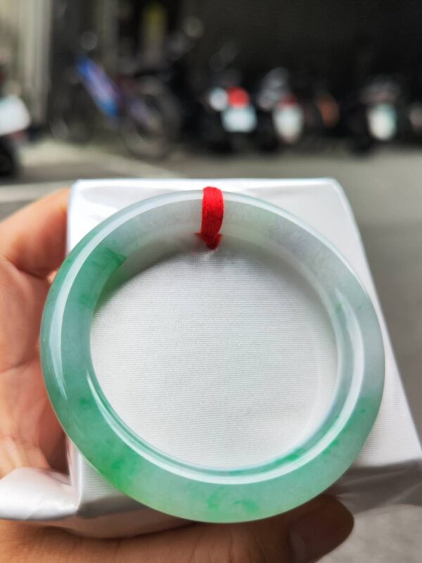 🌸 淡紫羅蘭春彩圓骨正圈手鐲｜天然緬甸玉A貨 🌸