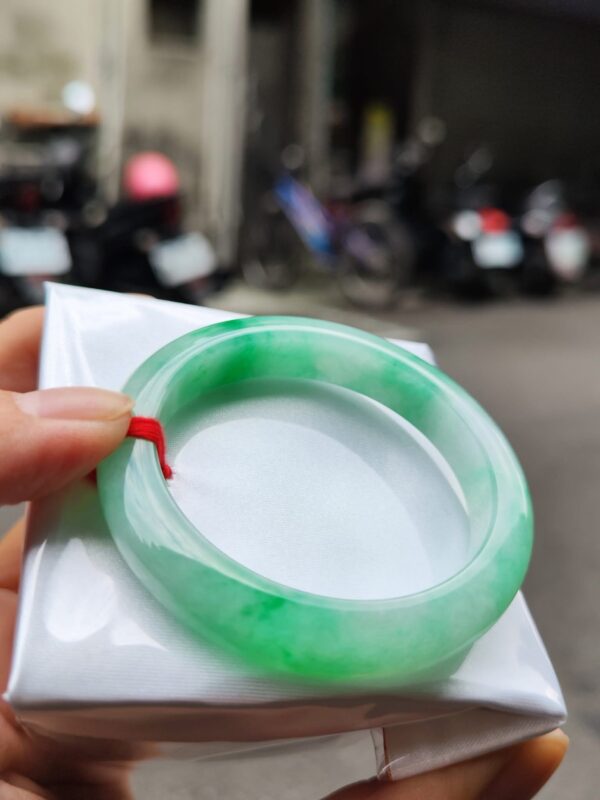 ✨天然緬甸玉A貨 ✨🔥 飄陽綠正圈手鐲 🔥