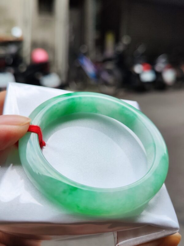 ✨天然緬甸玉A貨 ✨🔥 飄陽綠正圈手鐲 🔥