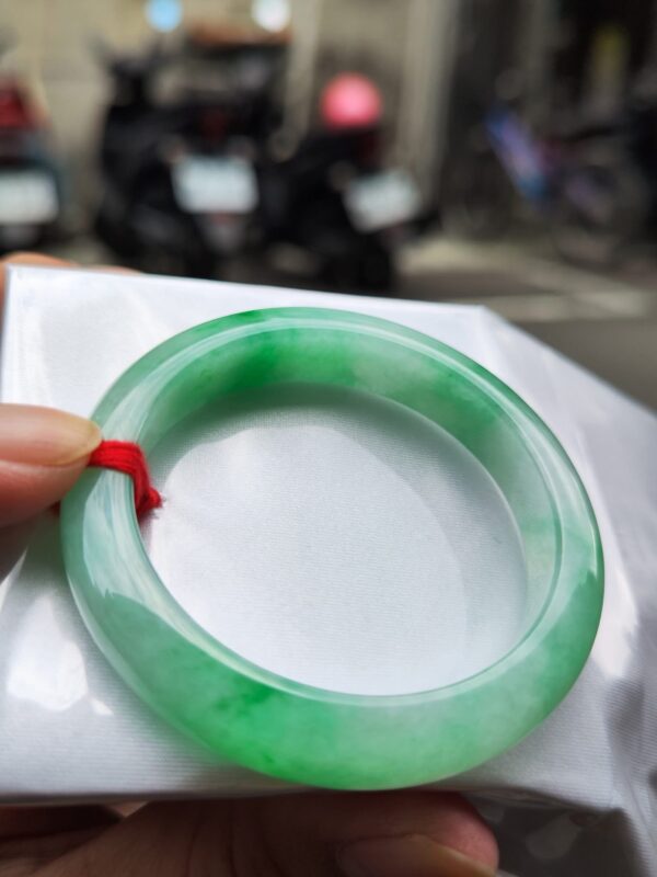 ✨天然緬甸玉A貨 ✨🔥 飄陽綠正圈手鐲 🔥