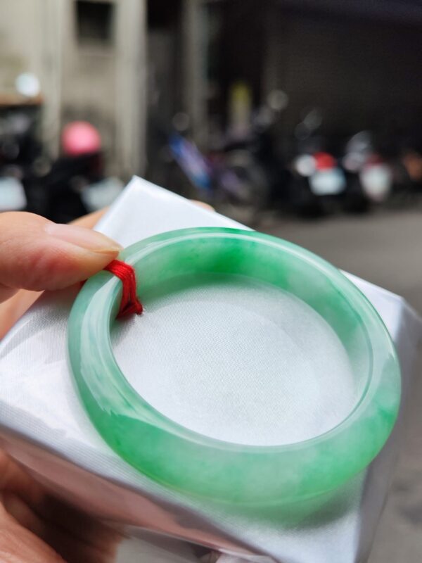 ✨天然緬甸玉A貨 ✨🔥 飄陽綠正圈手鐲 🔥