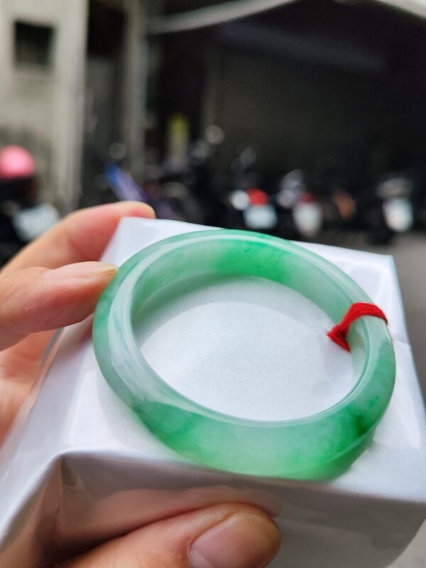 ✨天然緬甸玉A貨 ✨🔥 飄陽綠正圈手鐲 🔥