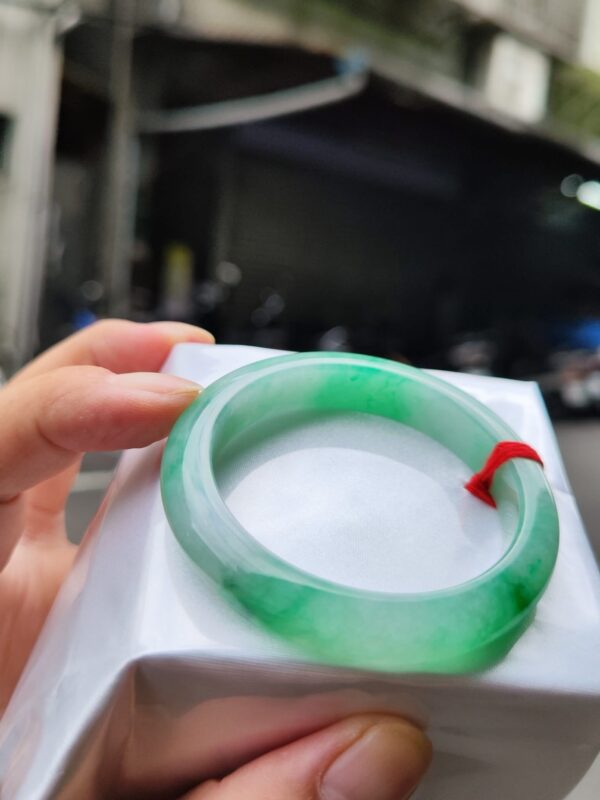 ✨天然緬甸玉A貨 ✨🔥 飄陽綠正圈手鐲 🔥