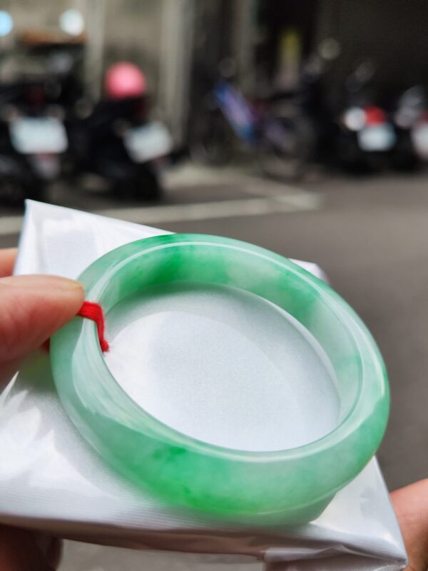 ✨天然緬甸玉A貨 ✨🔥 飄陽綠正圈手鐲 🔥