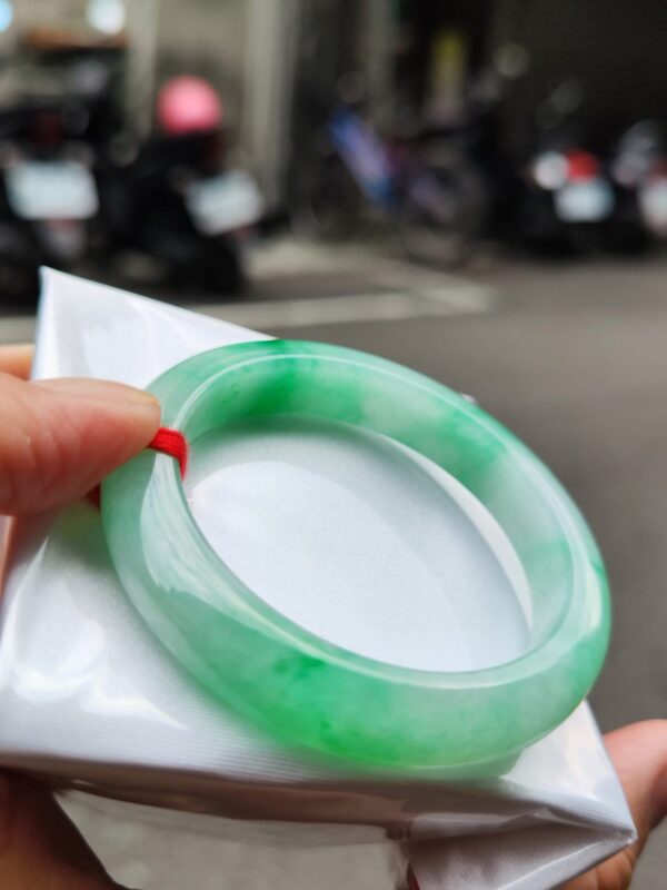 ✨天然緬甸玉A貨 ✨🔥 飄陽綠正圈手鐲 🔥