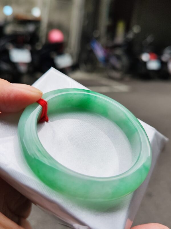 ✨天然緬甸玉A貨 ✨🔥 飄陽綠正圈手鐲 🔥