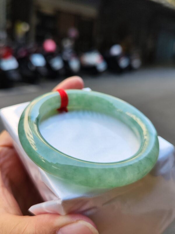 🔥 冰透滿綠粗圓骨 正圈手鐲 🔥
✨天然緬甸玉A貨 ✨
