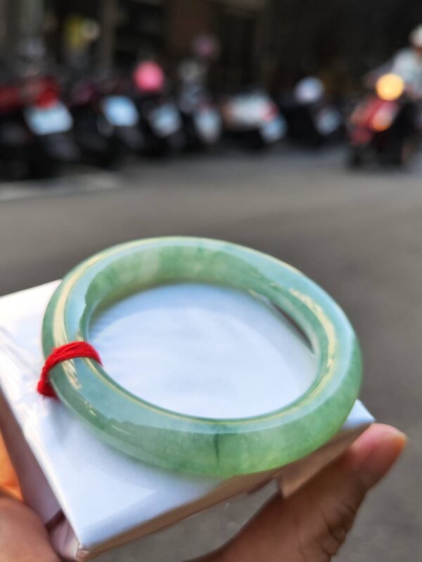 🔥 冰透滿綠粗圓骨 正圈手鐲 🔥
✨天然緬甸玉A貨 ✨