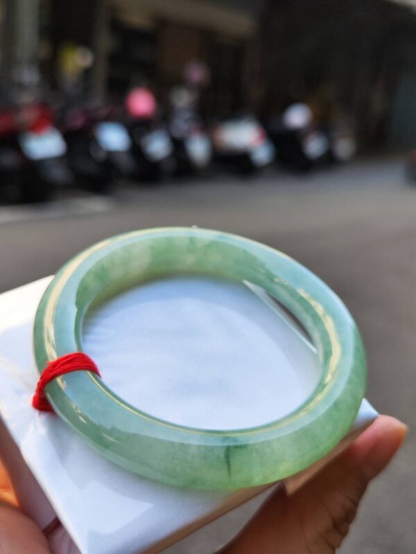 🔥 冰透滿綠粗圓骨 正圈手鐲 🔥
✨天然緬甸玉A貨 ✨