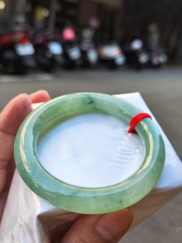 🔥 冰透滿綠粗圓骨 正圈手鐲 🔥
✨天然緬甸玉A貨 ✨