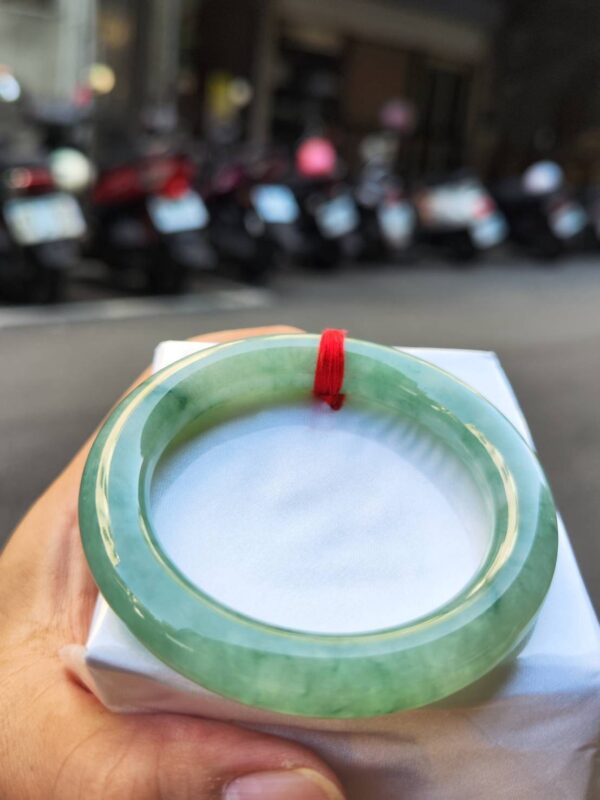 🔥 冰透滿綠粗圓骨 正圈手鐲 🔥
✨天然緬甸玉A貨 ✨