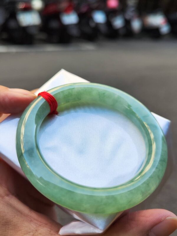 🔥 冰透滿綠粗圓骨 正圈手鐲 🔥
✨天然緬甸玉A貨 ✨