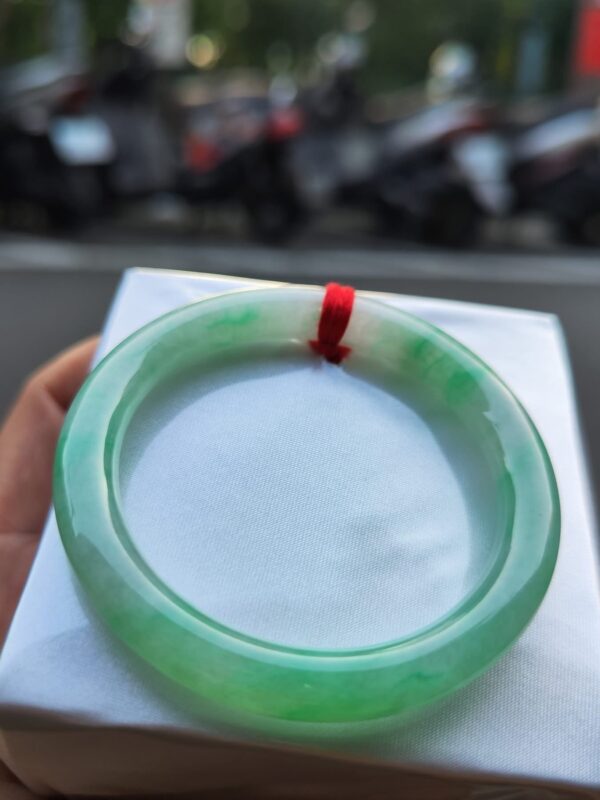 ✨天然緬甸玉A貨 ✨🔥 飄陽綠正圈圓骨手鐲 🔥