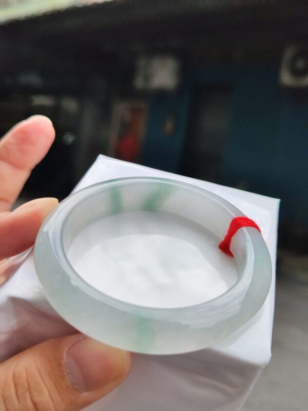 💎天然緬甸玉A貨 冰種飄綠花正圈手鐲 💎