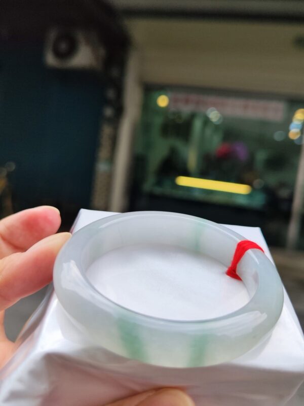 💎天然緬甸玉A貨 冰種飄綠花正圈手鐲 💎