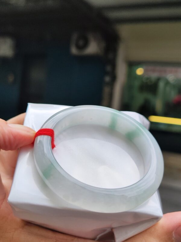 💎天然緬甸玉A貨 冰種飄綠花正圈手鐲 💎