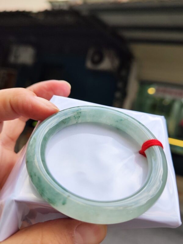 💎天然緬甸玉A貨 冰種飄花圓骨正圈手鐲 💎