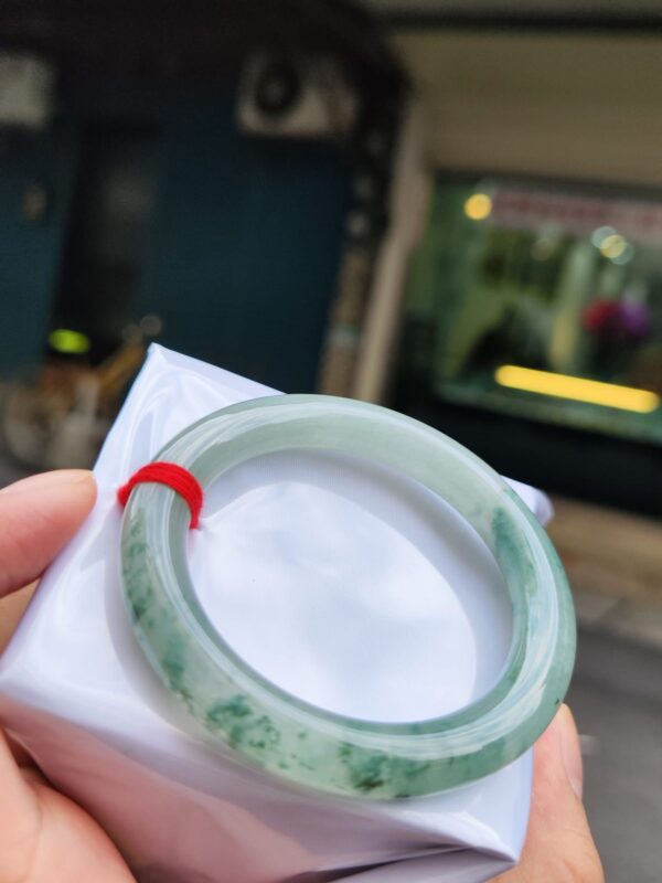 💎天然緬甸玉A貨 冰種飄花圓骨正圈手鐲 💎