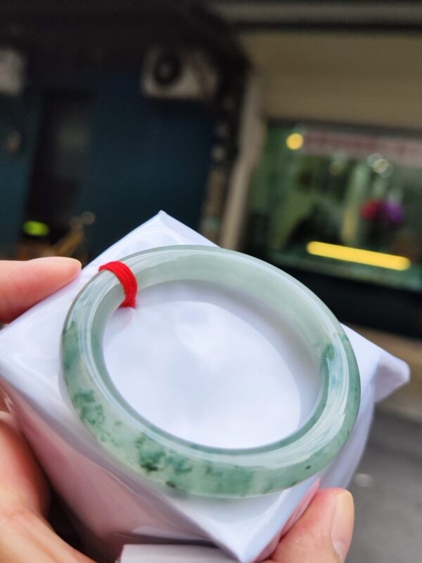 💎天然緬甸玉A貨 冰種飄花圓骨正圈手鐲 💎