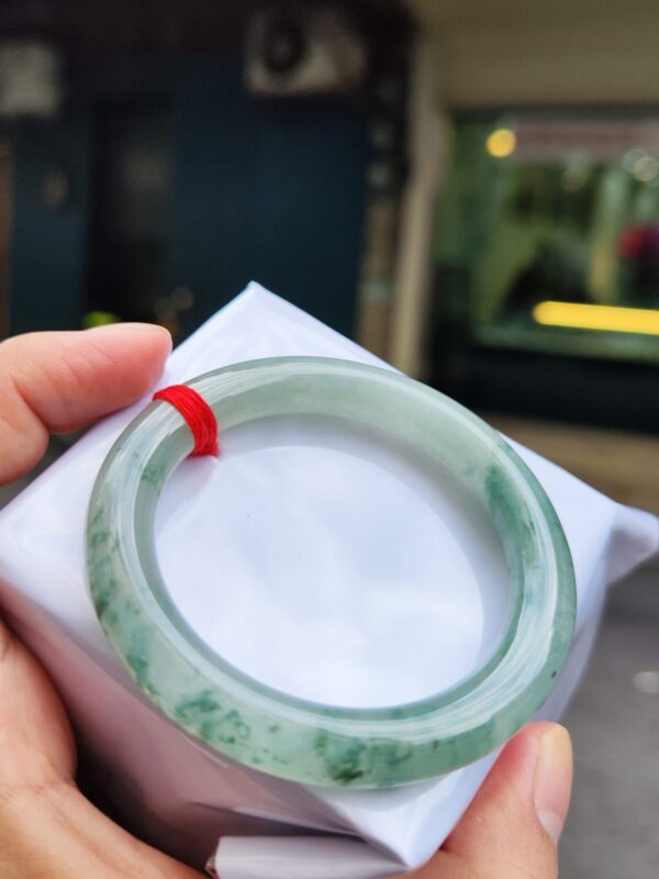 💎天然緬甸玉A貨 冰種飄花圓骨正圈手鐲 💎