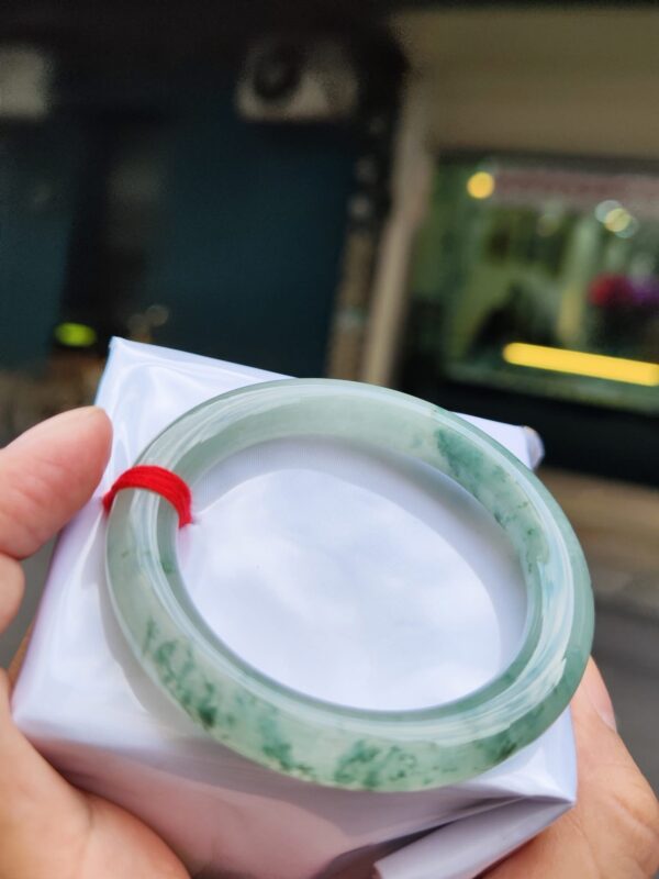 💎天然緬甸玉A貨 冰種飄花圓骨正圈手鐲 💎