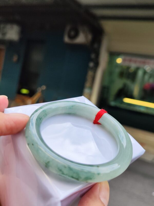 💎天然緬甸玉A貨 冰種飄花圓骨正圈手鐲 💎