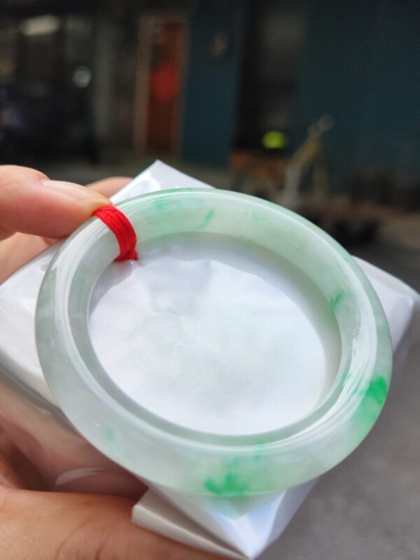 ✨天然緬甸玉A貨 ✨🔥冰種 飄陽綠正圈圓骨手鐲 🔥