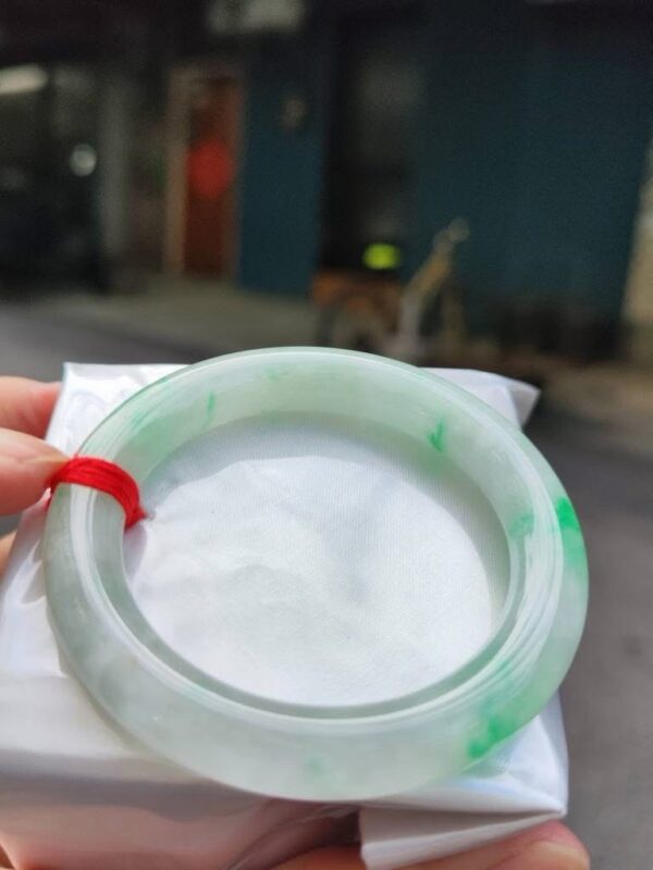 ✨天然緬甸玉A貨 ✨🔥冰種 飄陽綠正圈圓骨手鐲 🔥